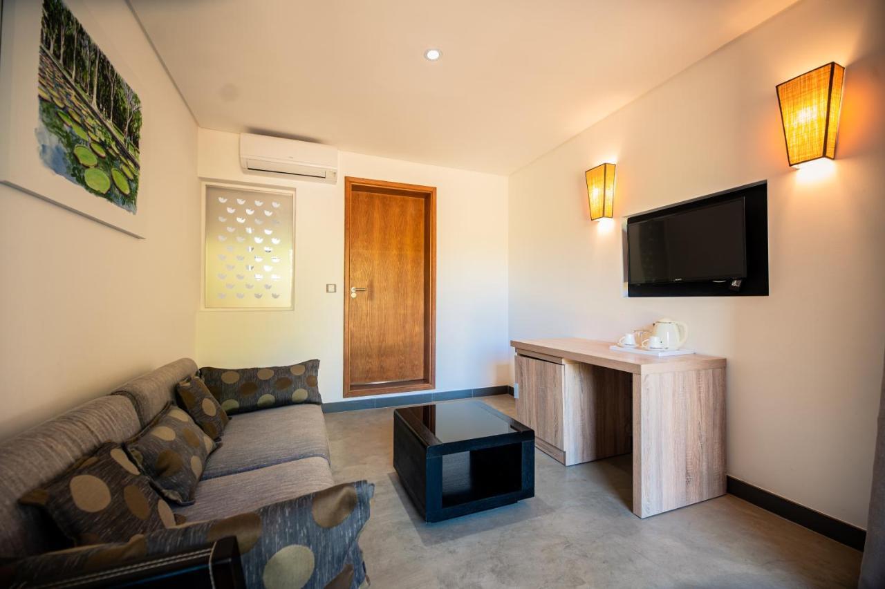 Toparadis Guest House Pereybere Beach Buitenkant foto